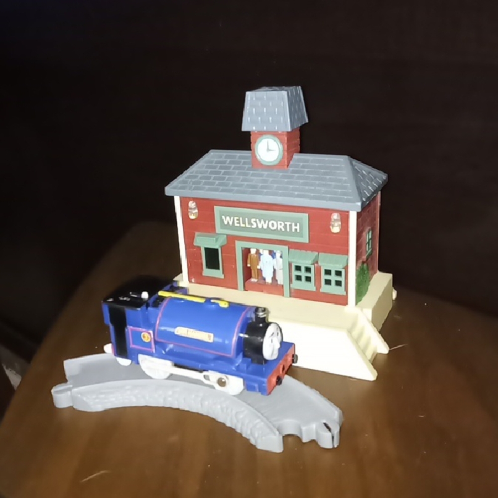 Tomy Thomas & Friends Take Along Wellsworth Station Lights Sound Engine & Track